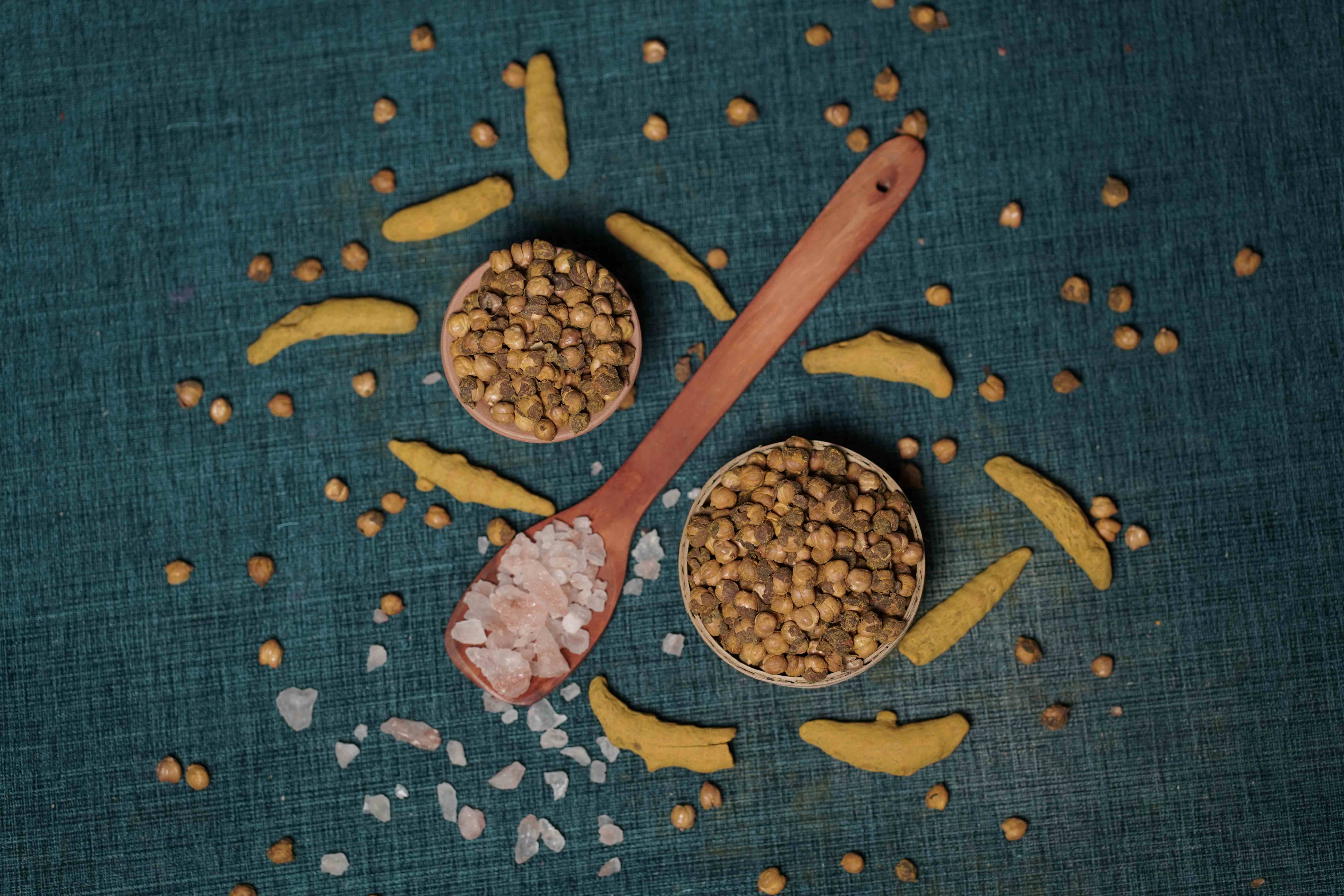 mahabaleshwar bold chana[with turmeric]