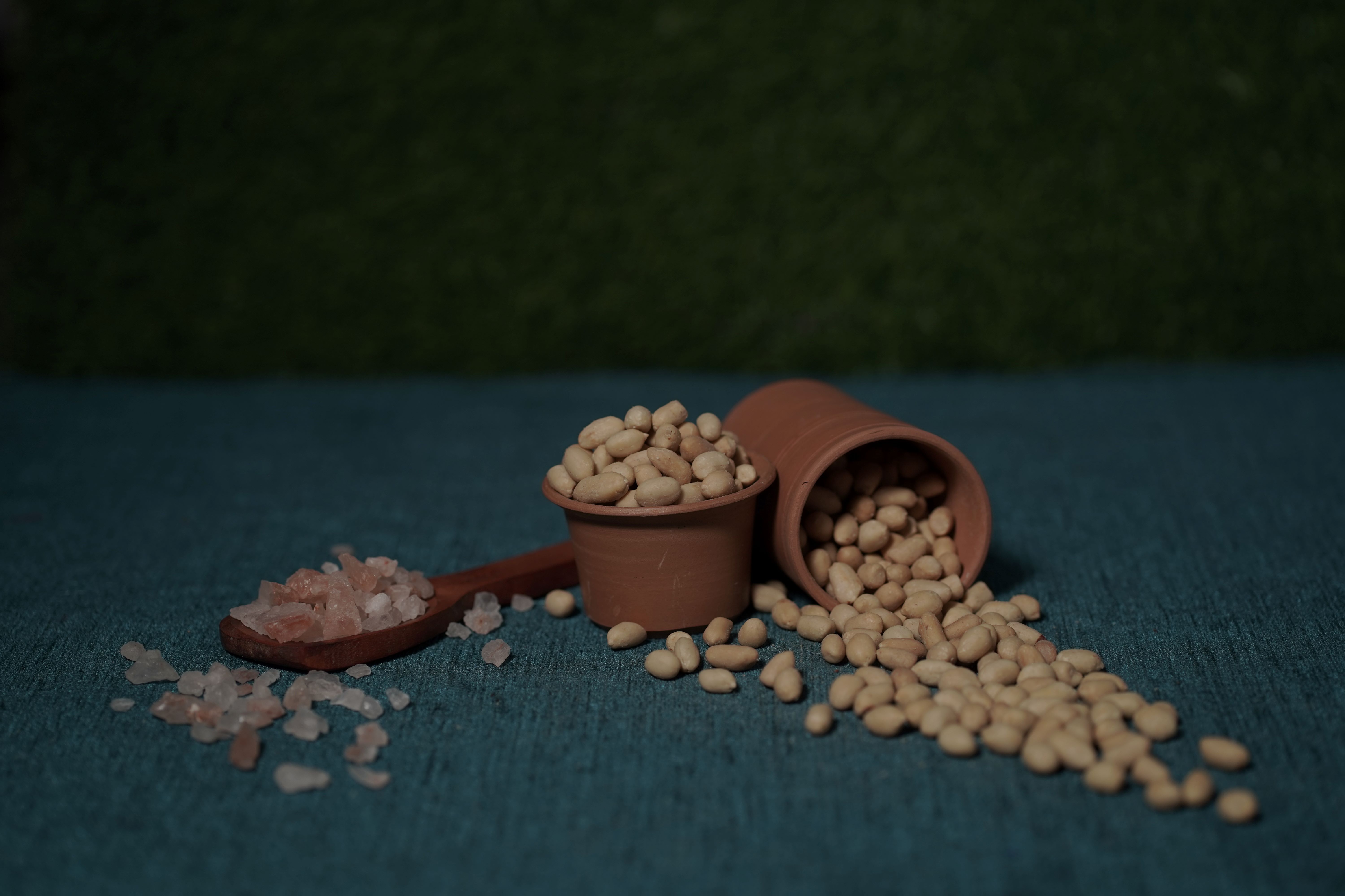 salted unskinned peanuts